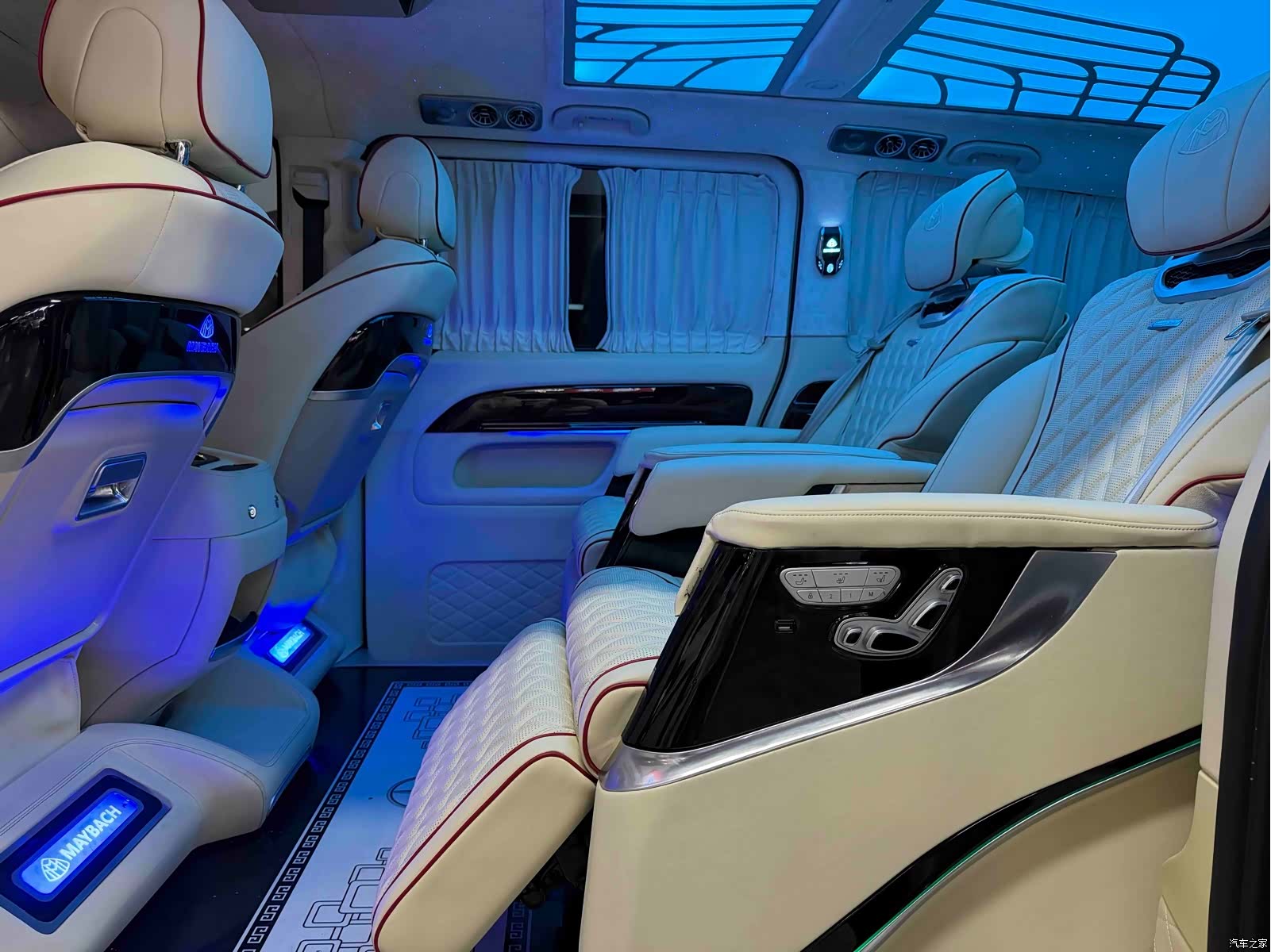 Mercedes-Benz 7, 2022 все фото