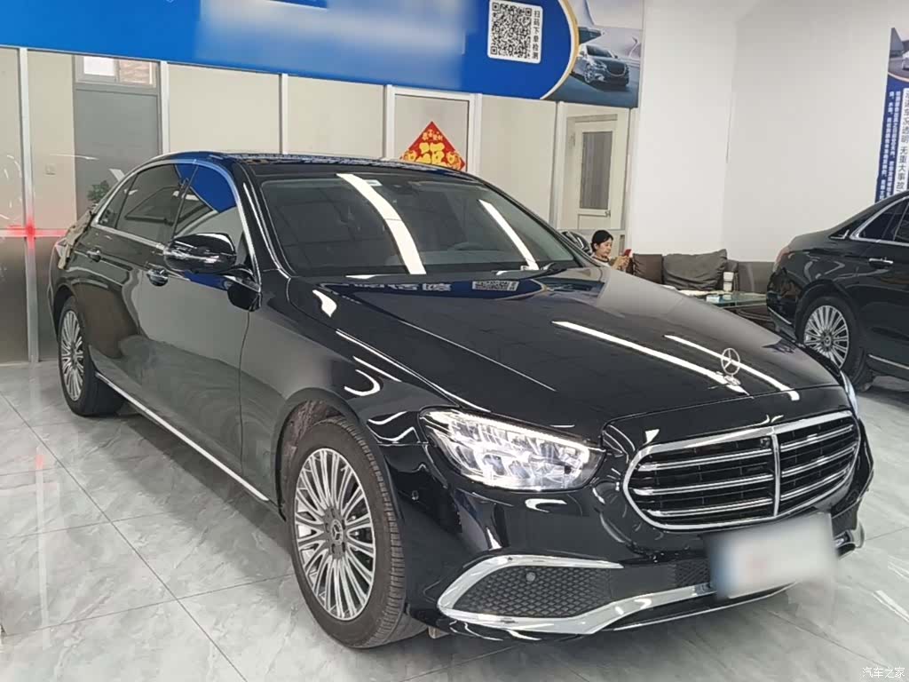 Mercedes-Benz E-Class, 2023 4