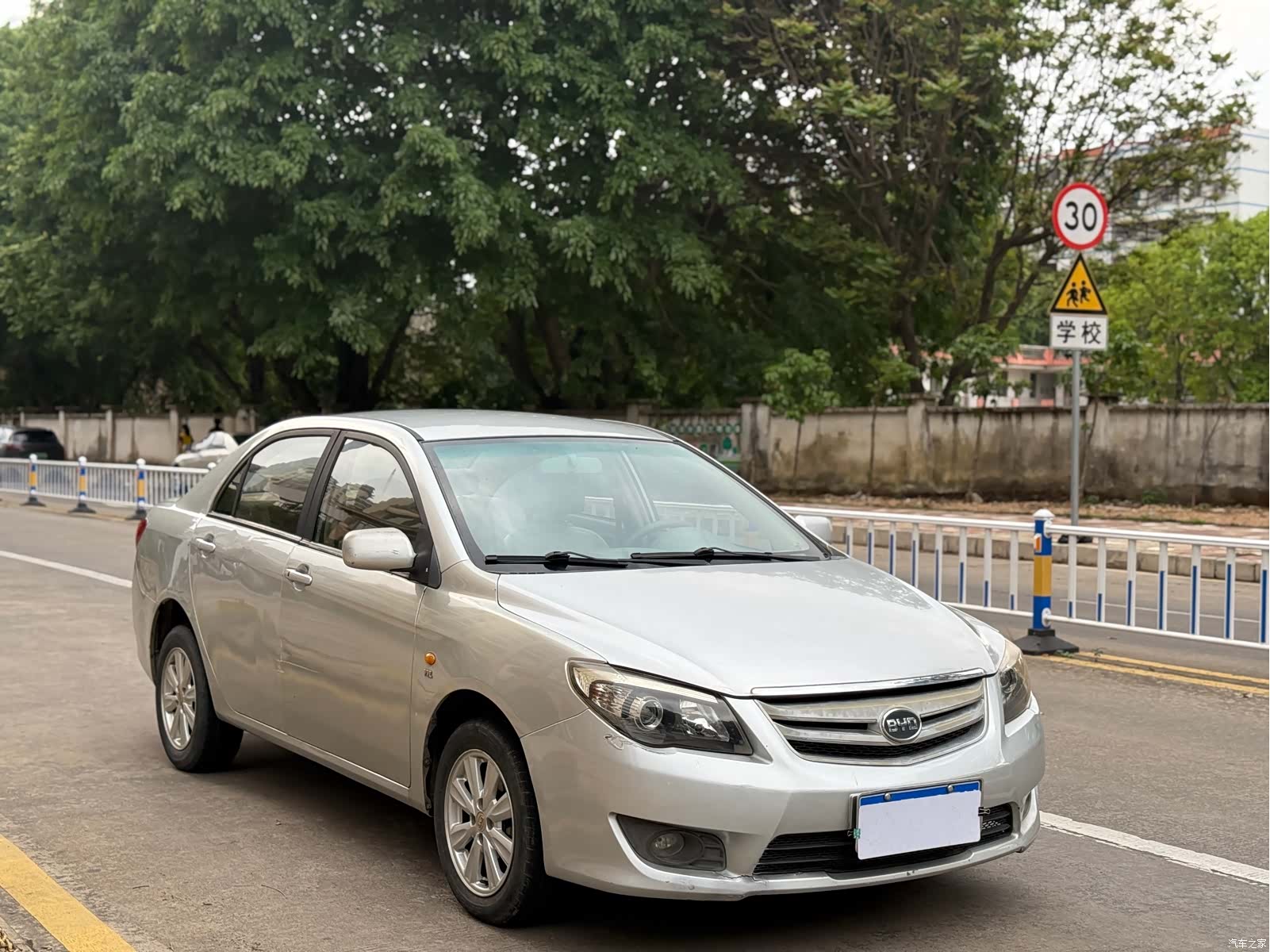 BYD L3, 2014 3