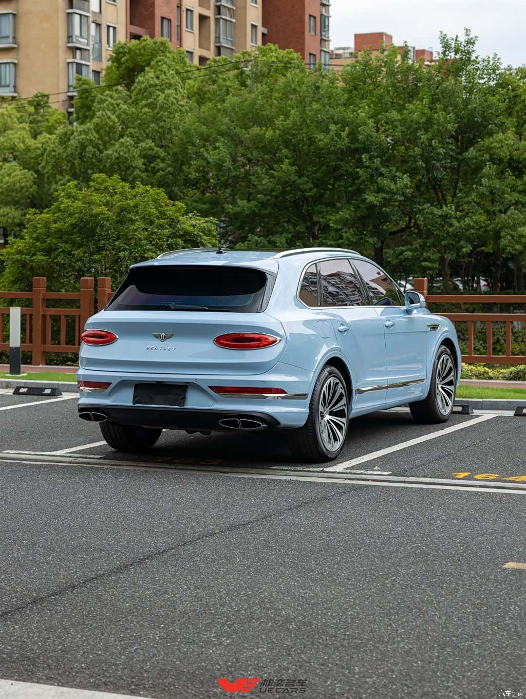 Bentley Bentayga, 2023 4