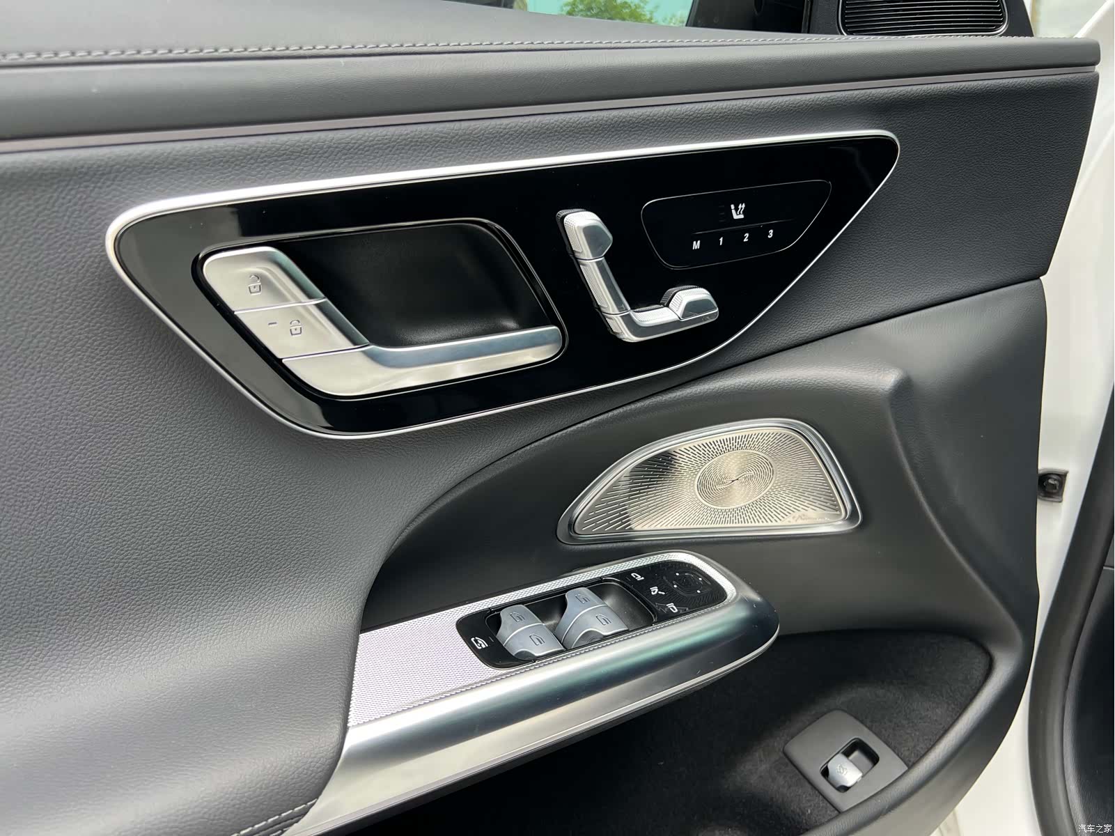 Mercedes-Benz E-Class, 2025 22