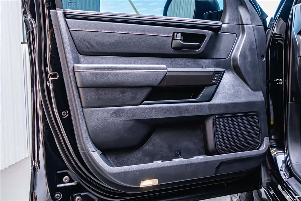 Toyota Sequoia, 2023 8