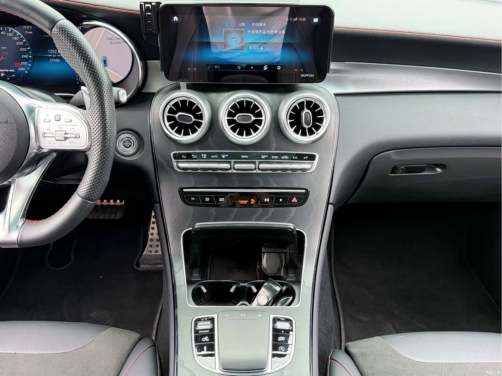 Mercedes-Benz GLC, 2022 12