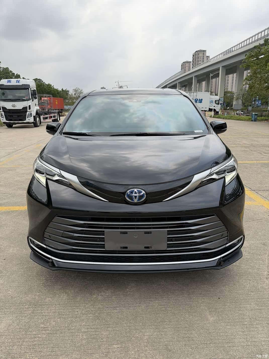 Toyota Sienna, 2023 3