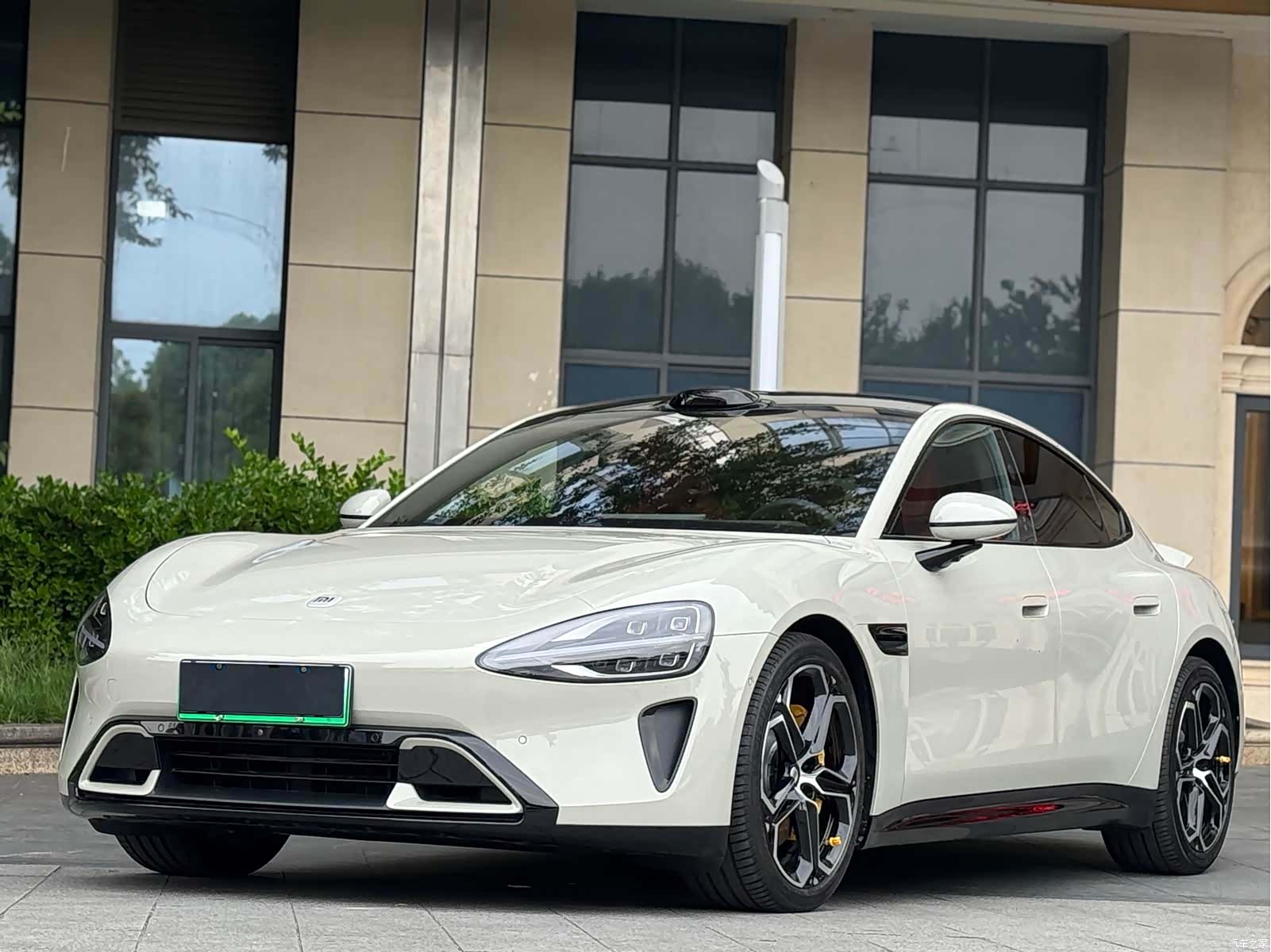 Xiaomi SU7, 2025 11