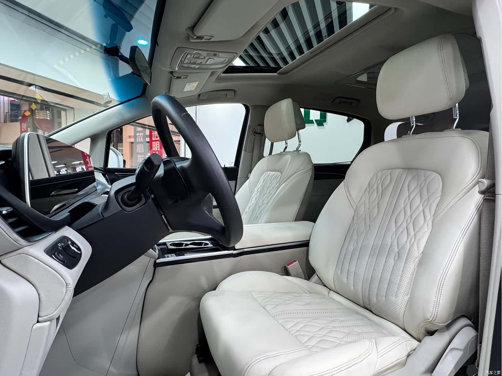 Buick GL8, 2022 6