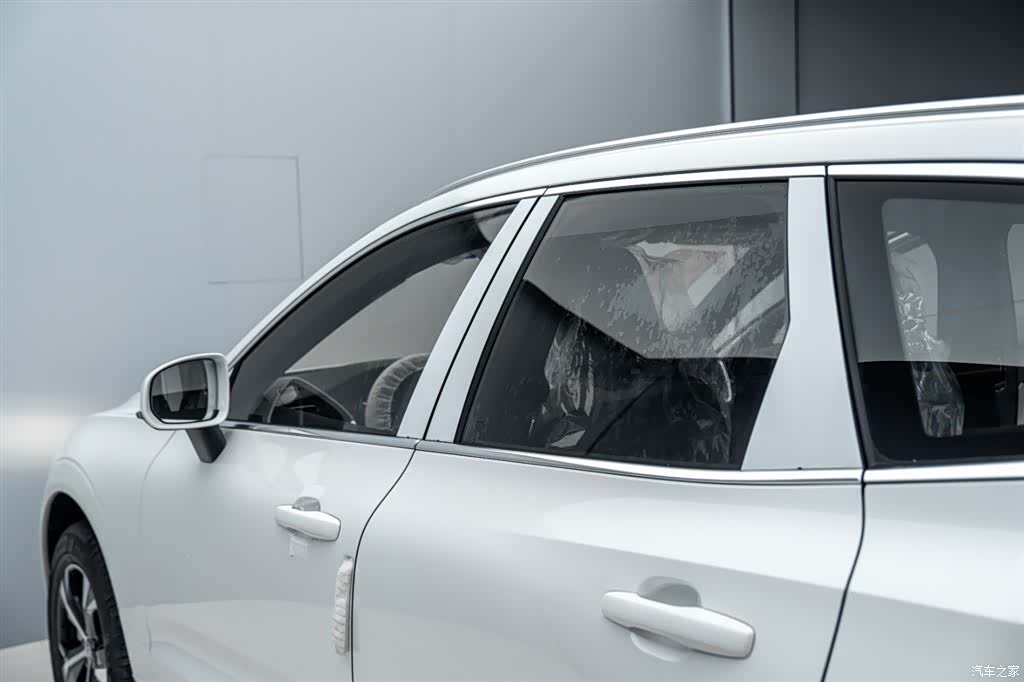 Volvo XC60, 2026 15