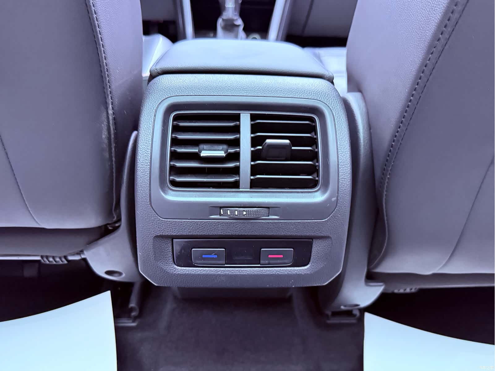 Volkswagen L, 2017 18