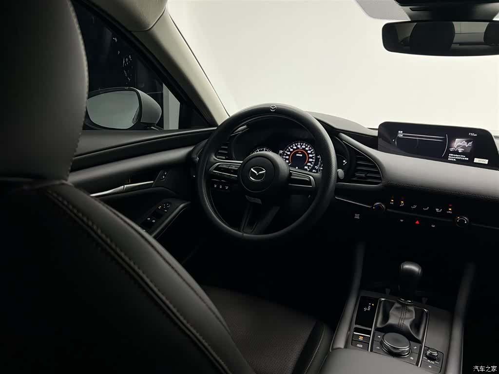 Mazda Mazda3, 2023 19