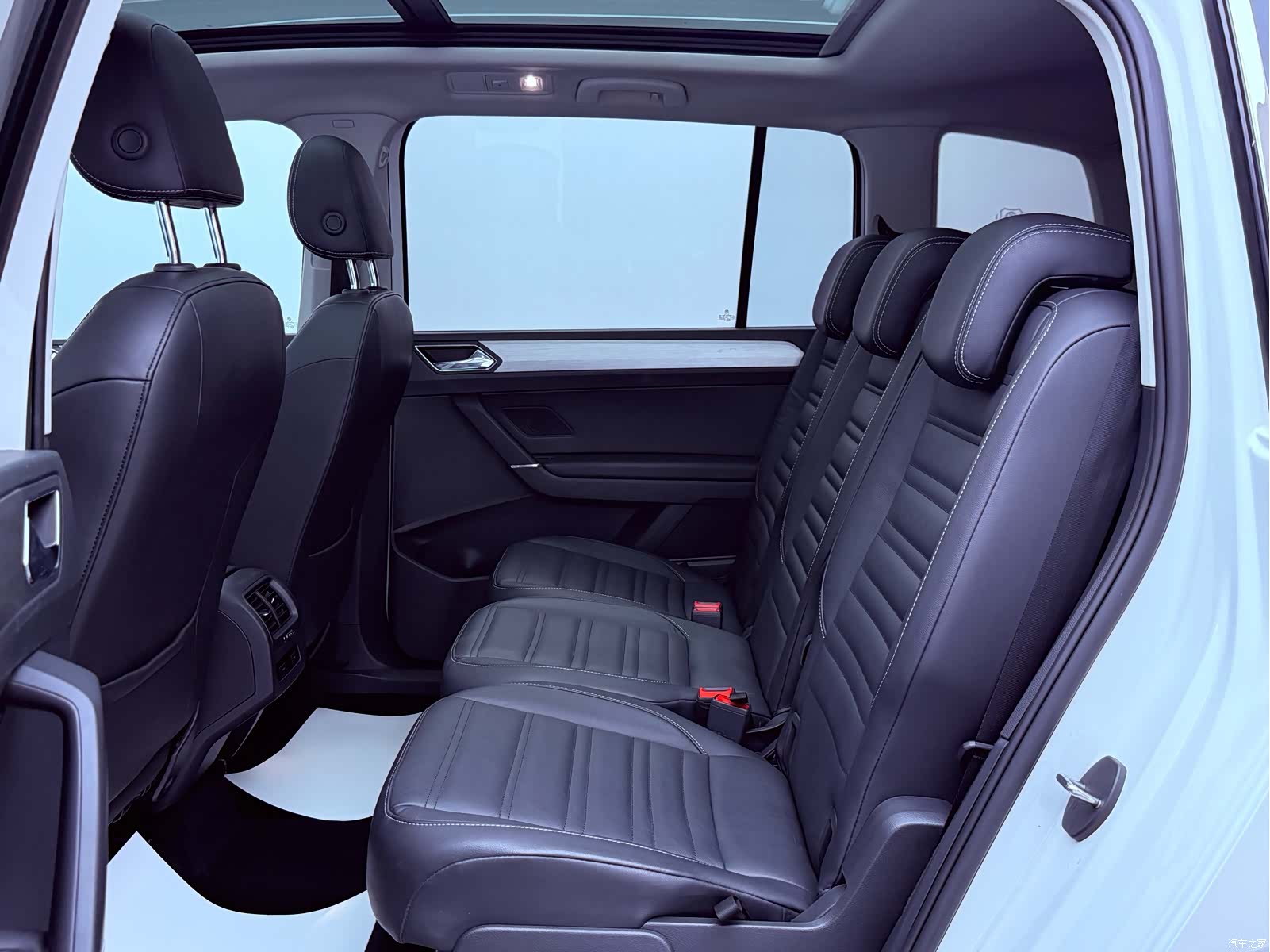 Volkswagen L, 2017 17