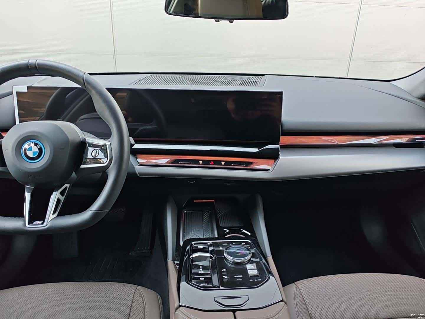BMW i5, 2025 9