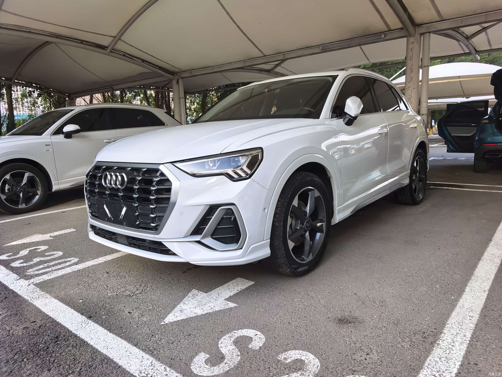 Audi Q3, 2022 1