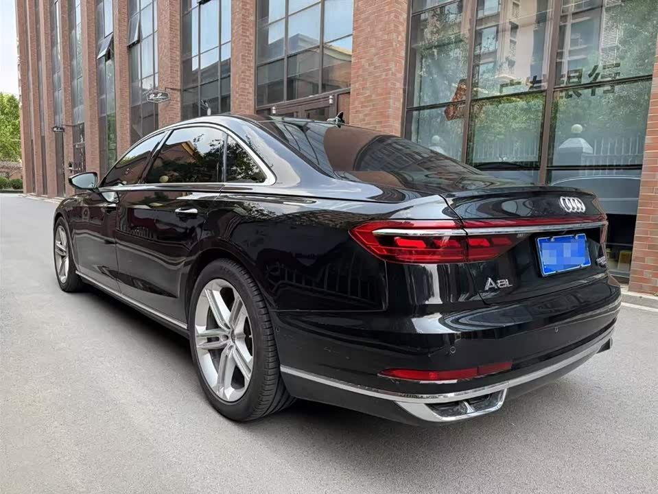 Audi A8