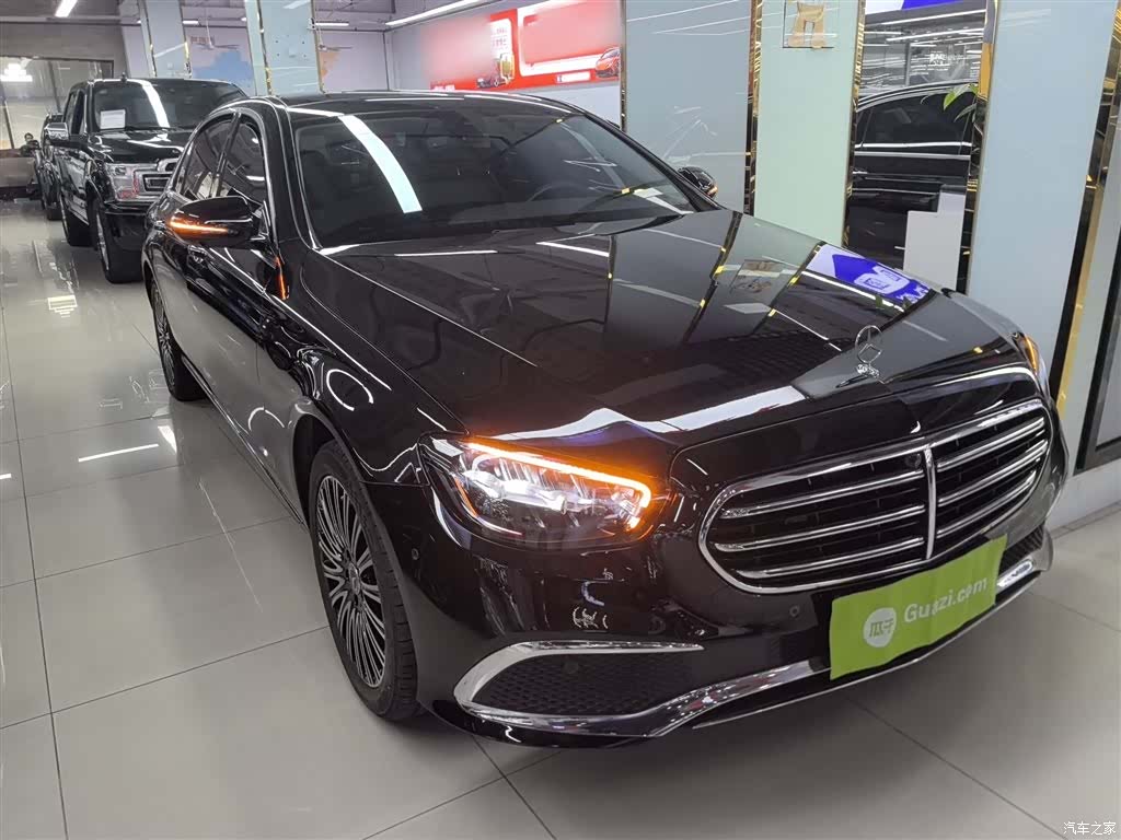 Mercedes-Benz E-Class, 2023 4