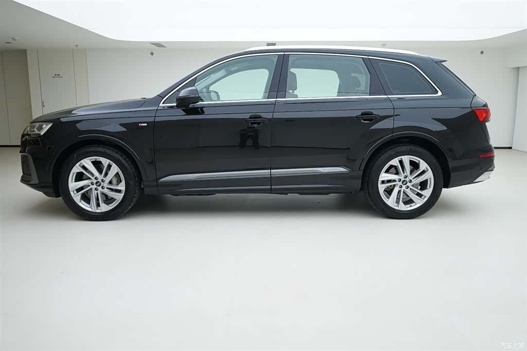 Audi Q7, 2023 3