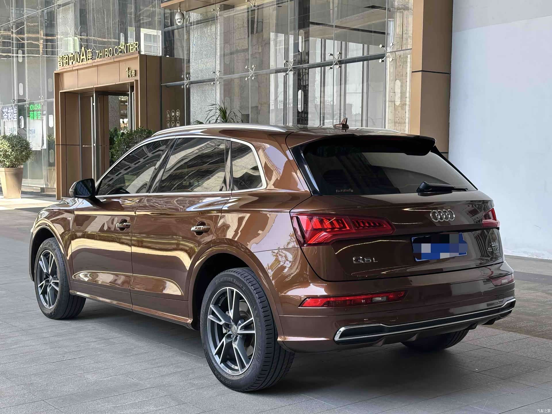 Audi Q5L, 2019 все фото