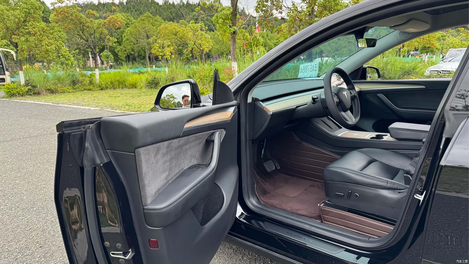 Tesla Model Y, 2022 3