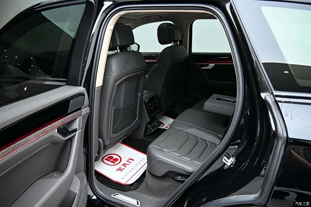 Volkswagen Touareg, 2023 13