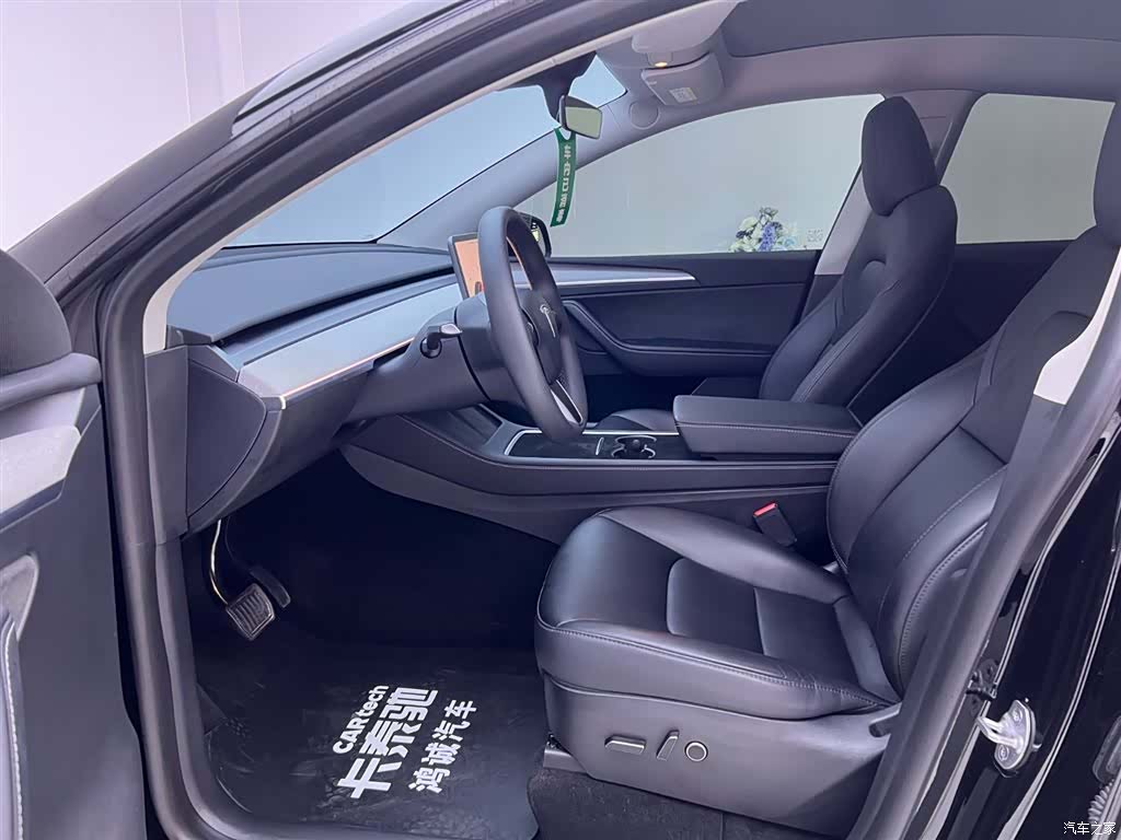 Tesla Model Y, 2024 14