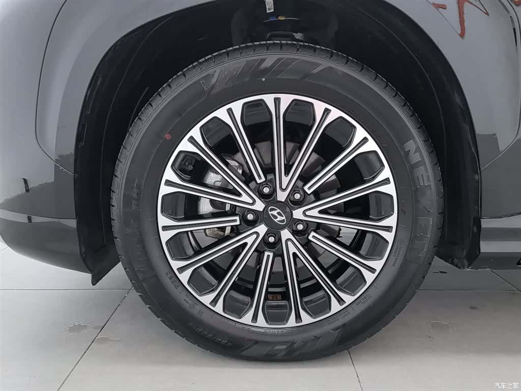 Hyundai Custo, 2024 17
