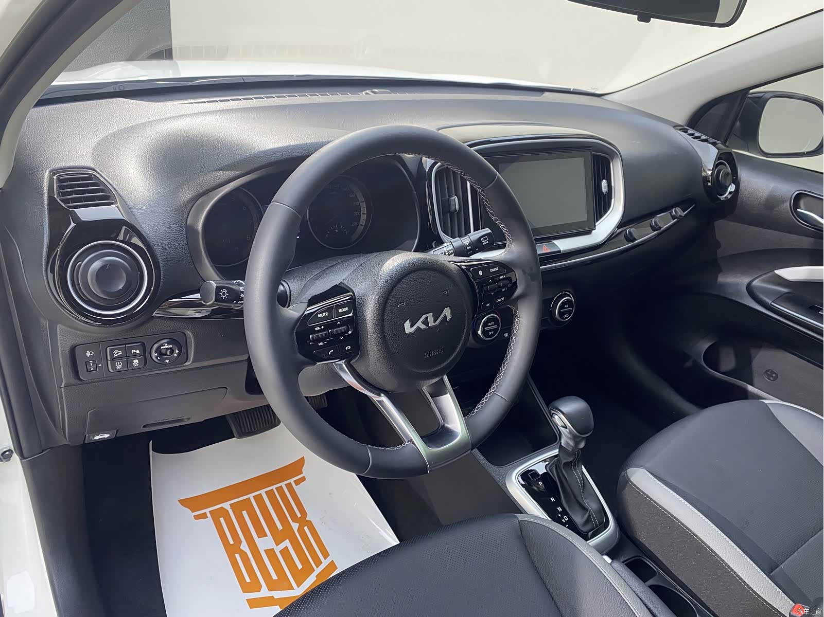 Kia KX1, 2022 8