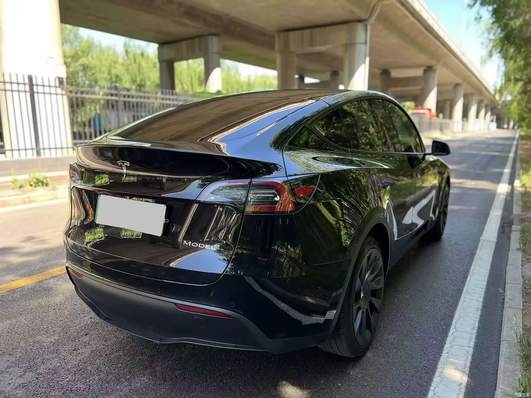 Tesla Model Y, 2022 все фото