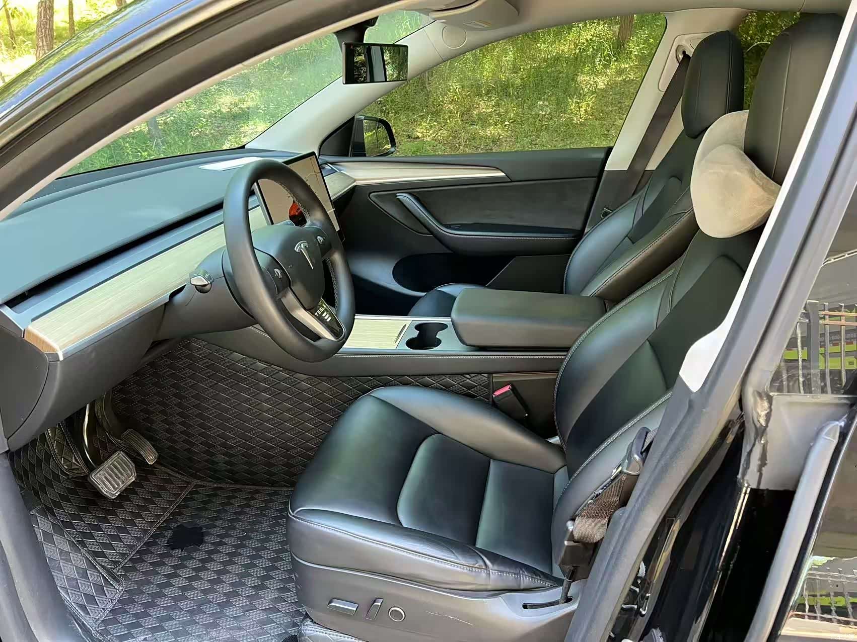 Tesla Model Y, 2022 6