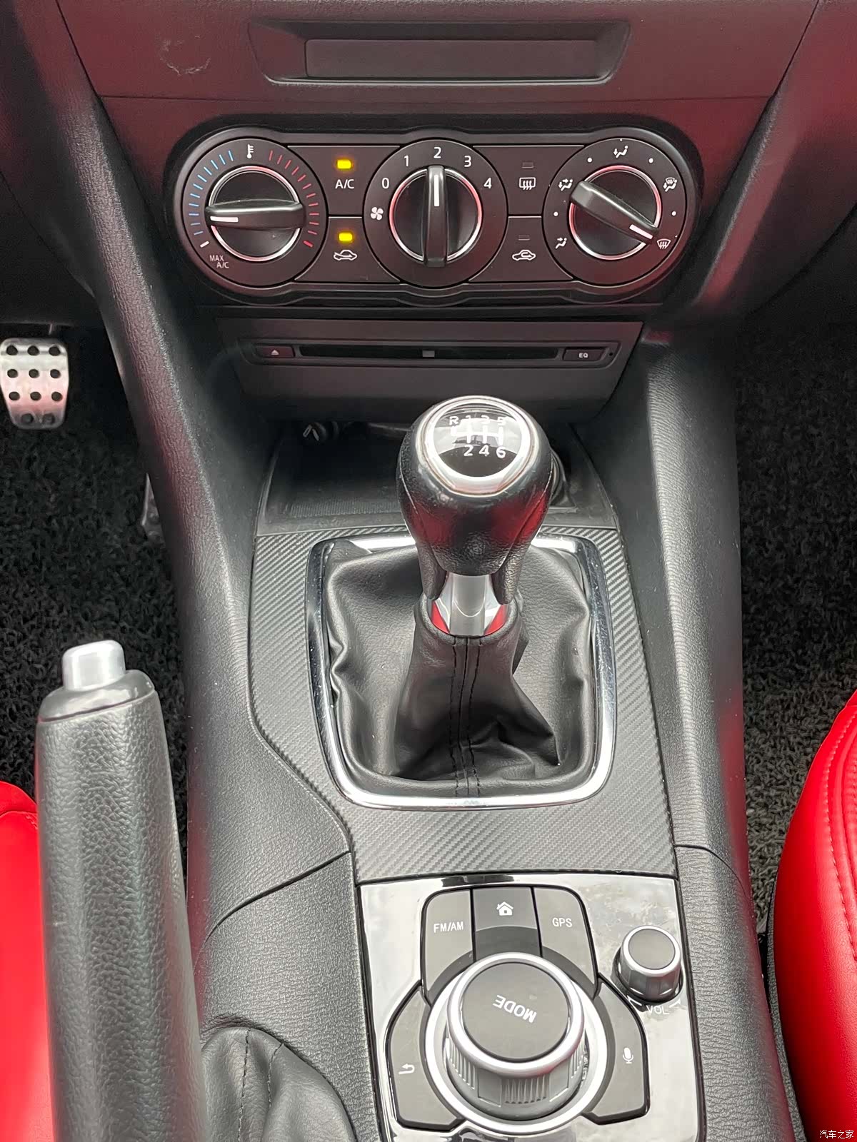 Mazda Mazda3, 2015 12