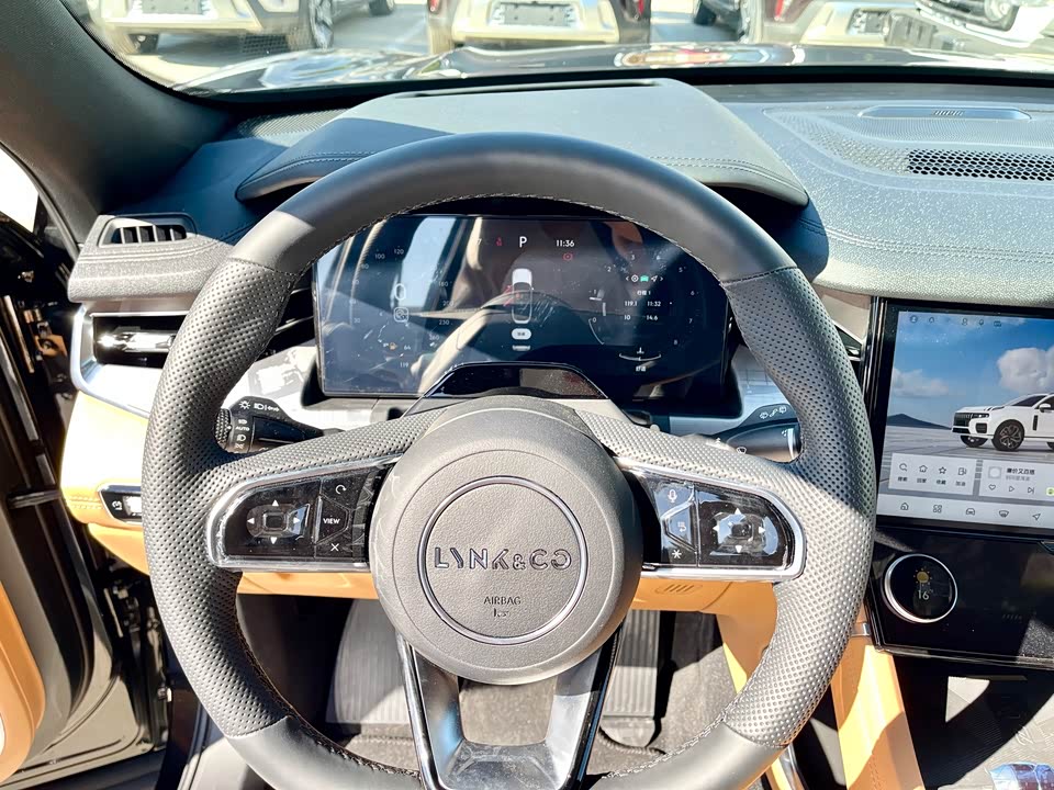 Lynk & Co 09