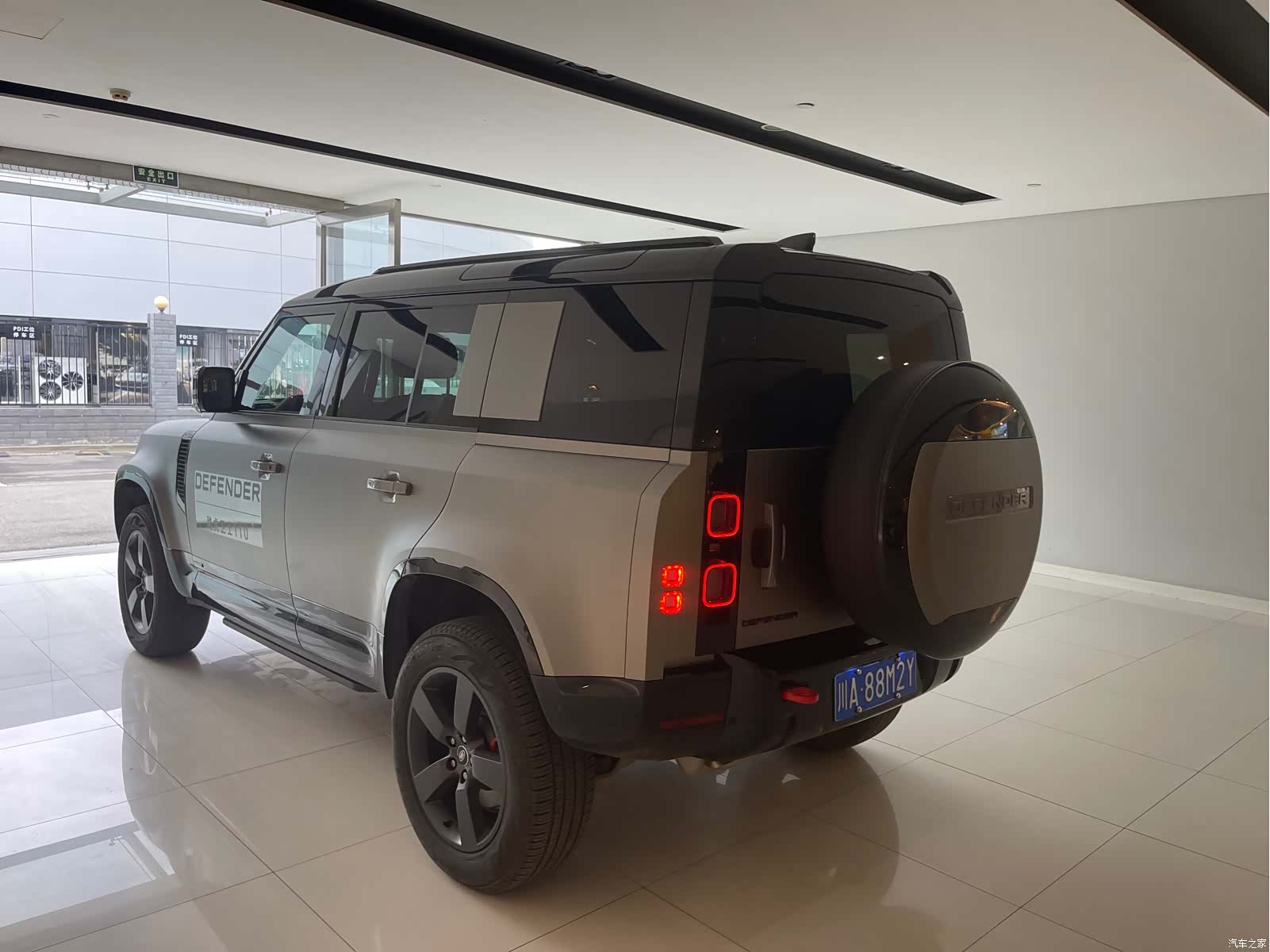 Land Rover Defender, 2024 все фото