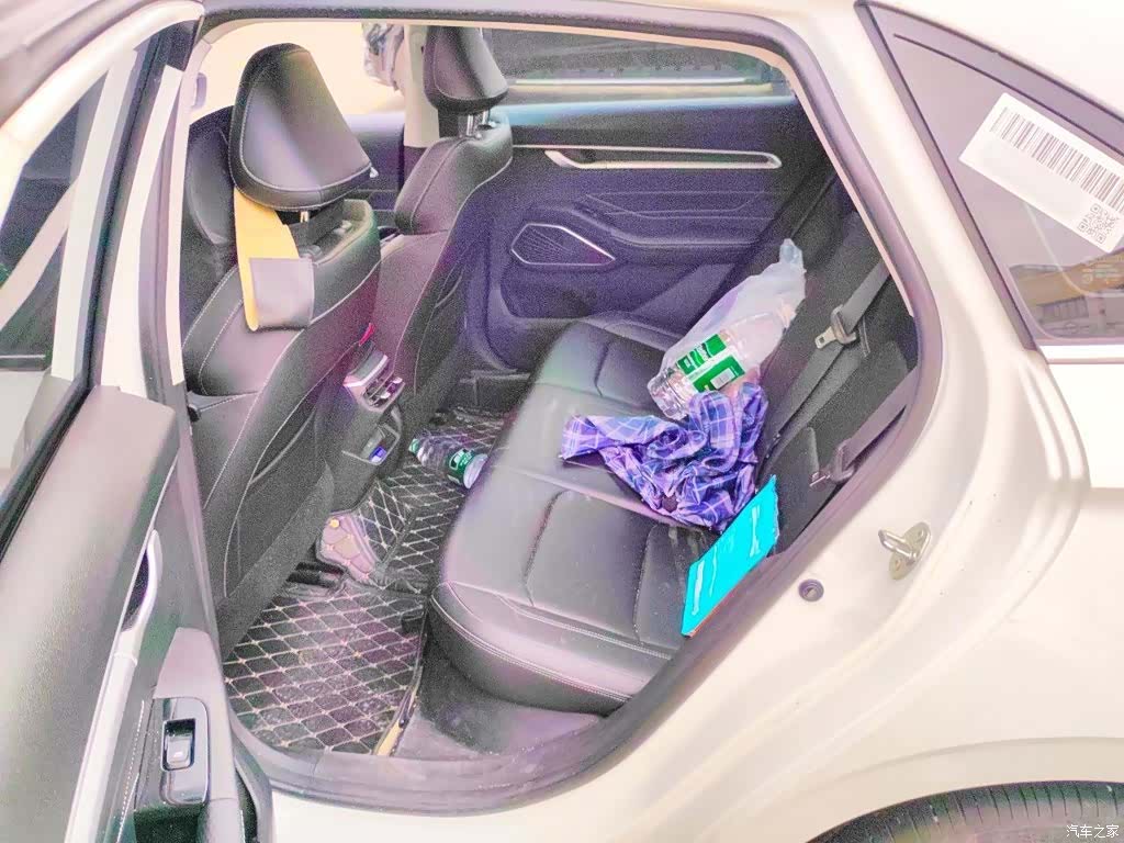 Geely Emgrand, 2023 13