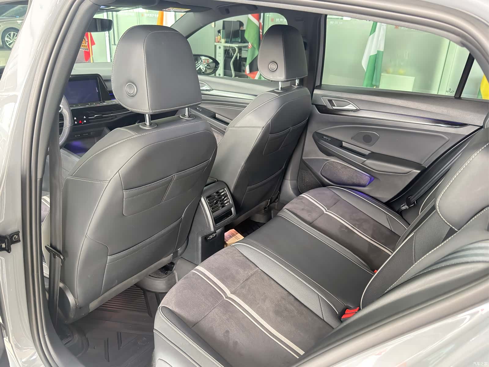Volkswagen Golf, 2023 все фото