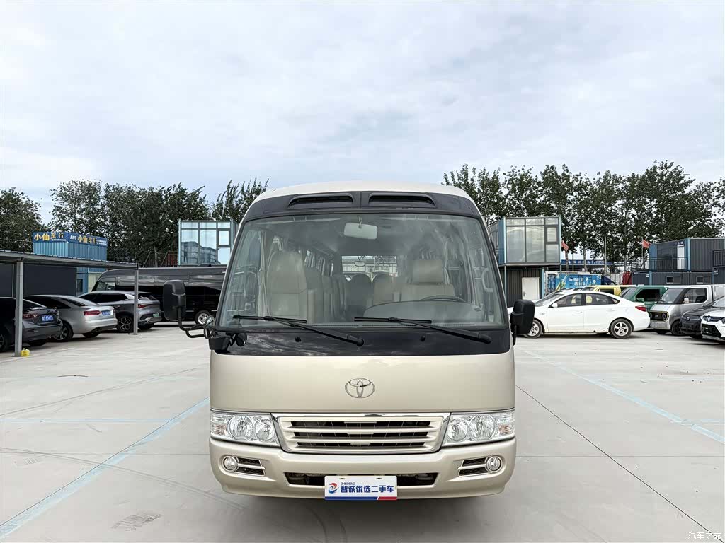 Toyota Coaster, 2011 2