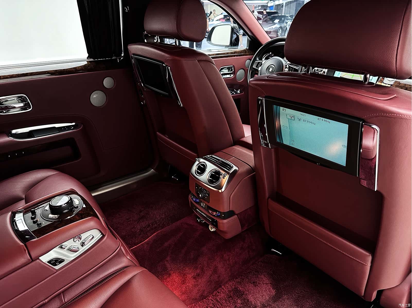 Rolls-Royce Ghost, 2016 18
