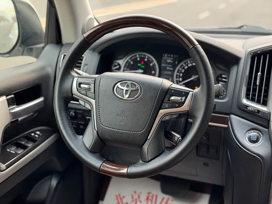 Toyota Land Cruiser 2017, фото 12
