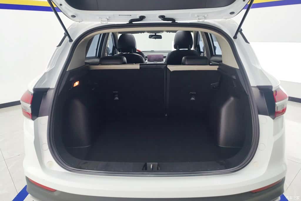 Geely Coolray, 2020 4