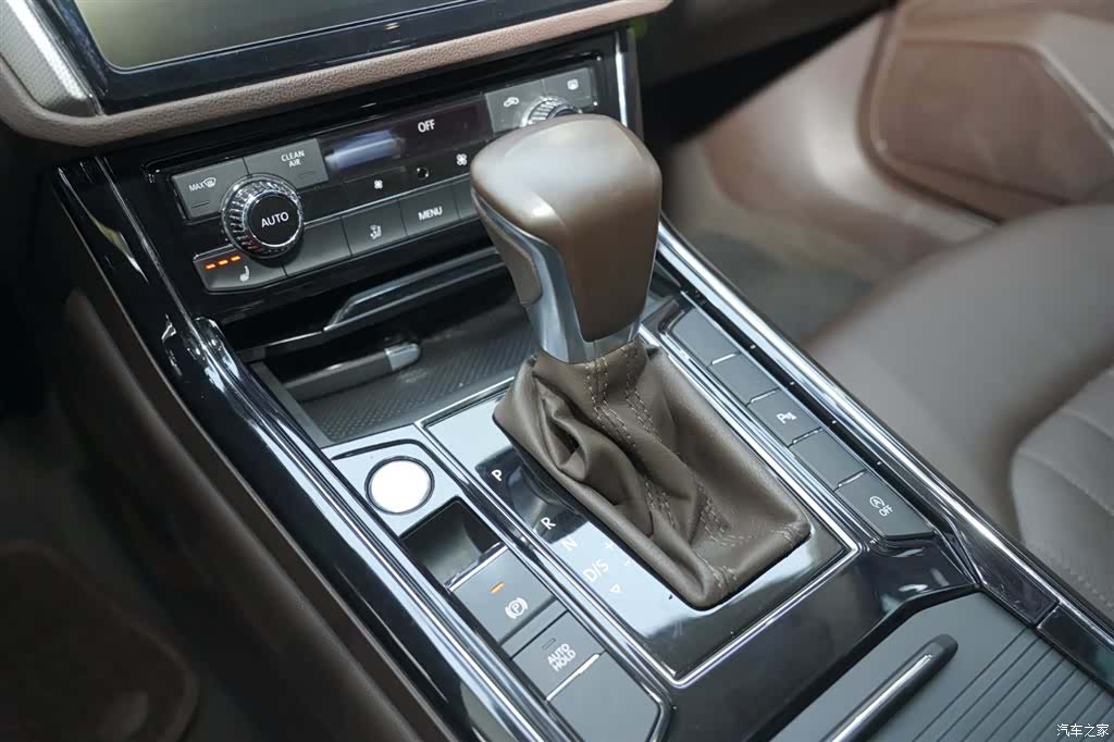 Volkswagen Phideon, 2022 15