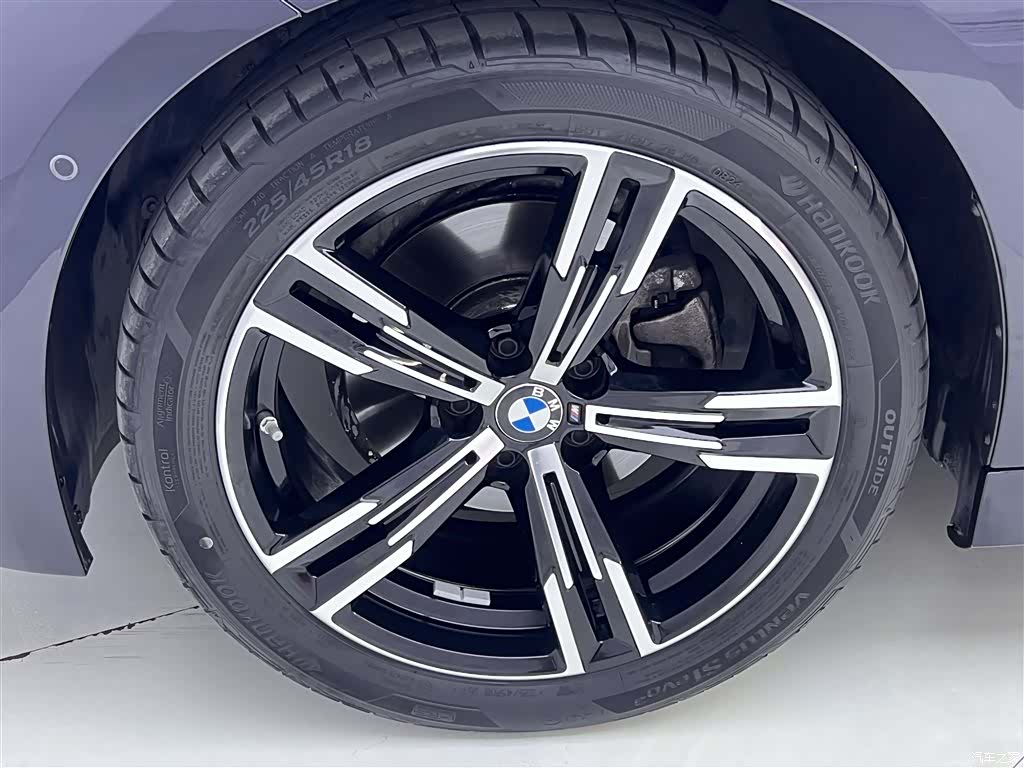 BMW 3 Series, 2024 11