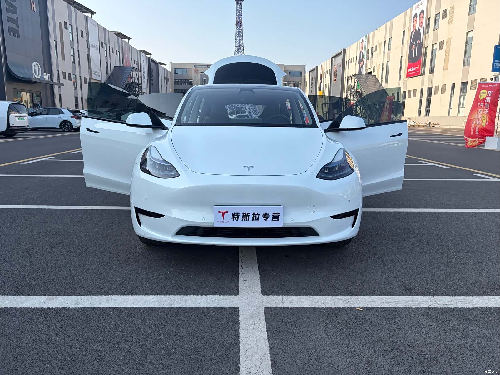 Tesla Model Y, 2023 13