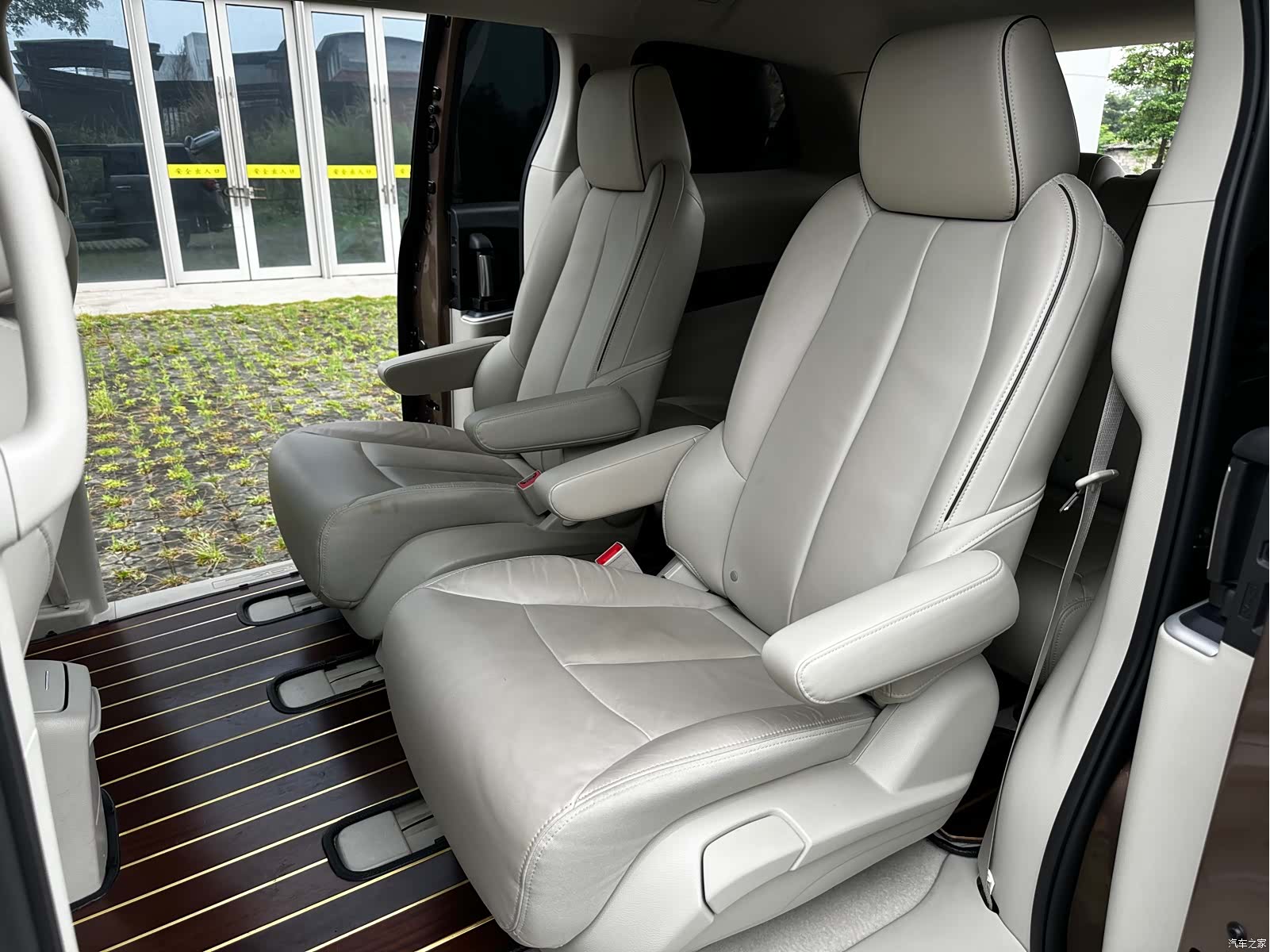 Buick GL8, 2020 10