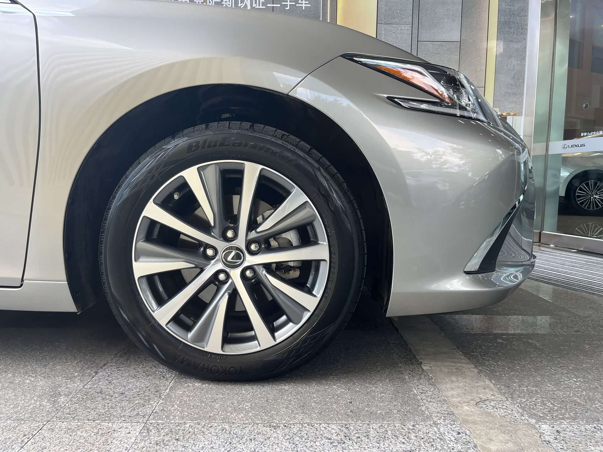 Lexus ES, 2020 7
