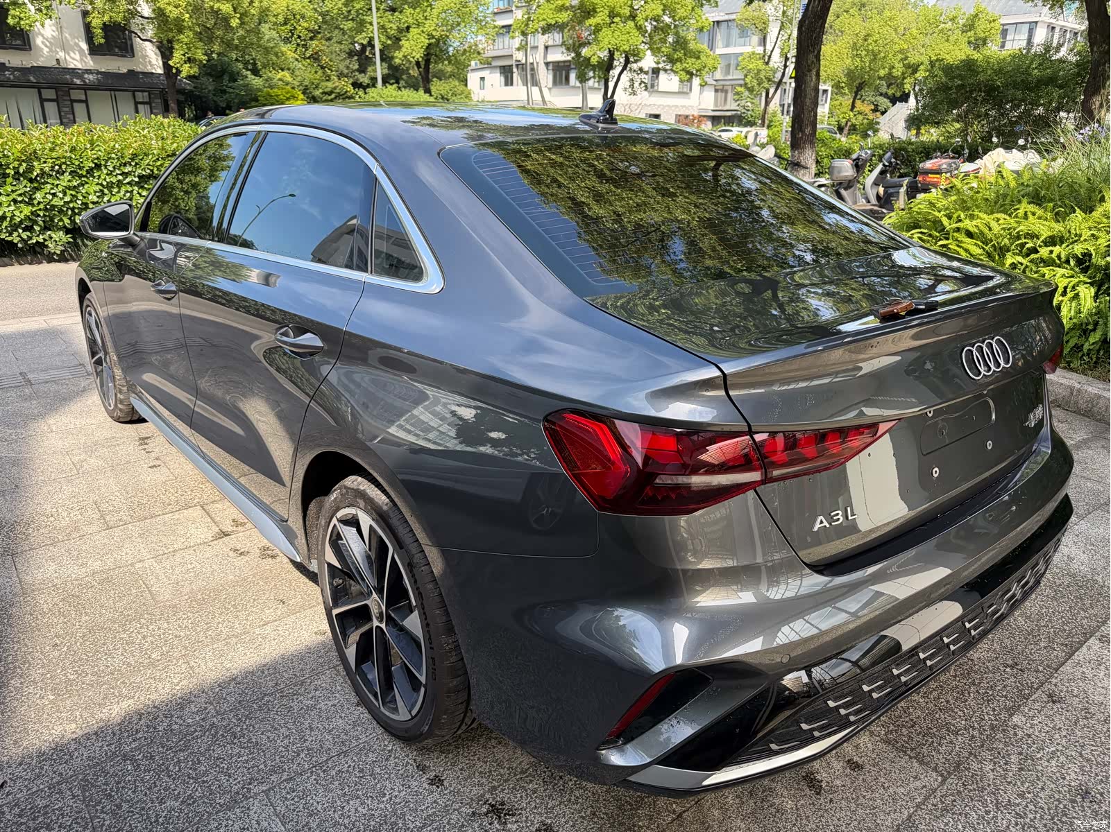 Audi Flying Spur, 2026 все фото