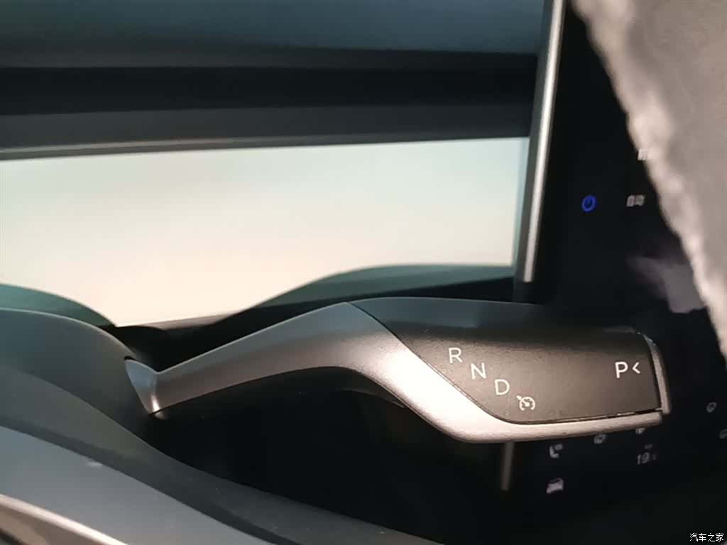 Tesla Model Y, 2023 14