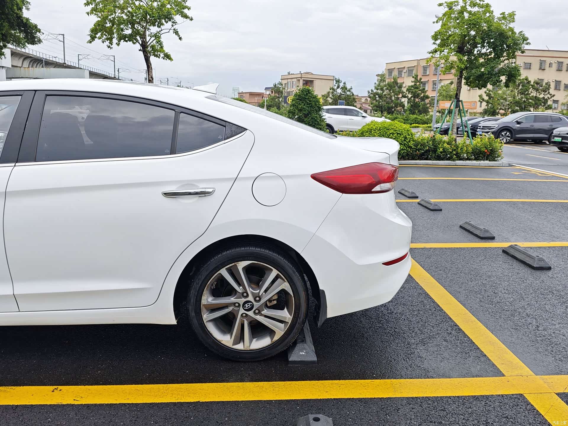Hyundai 15, 2018 18