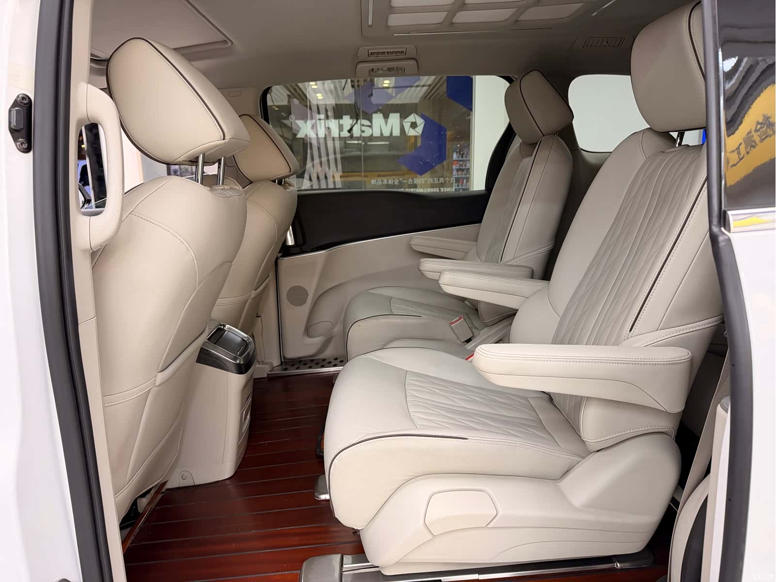 Buick GL8, 2022 9