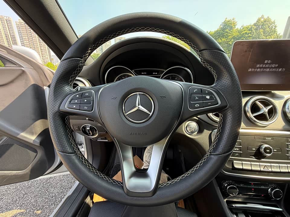 Mercedes-Benz CLA