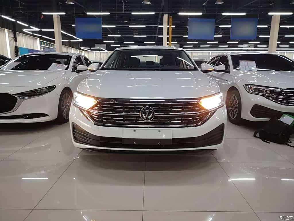 Volkswagen Sagitar, 2024 3