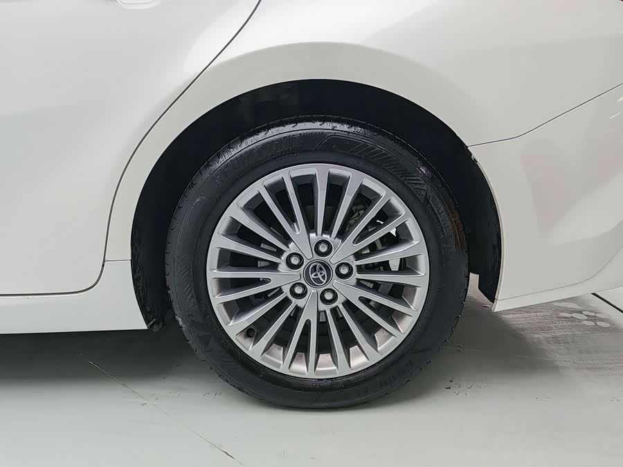 Toyota Camry 2024, фото 8