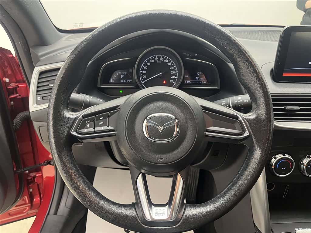 Mazda CX-4, 2019 11