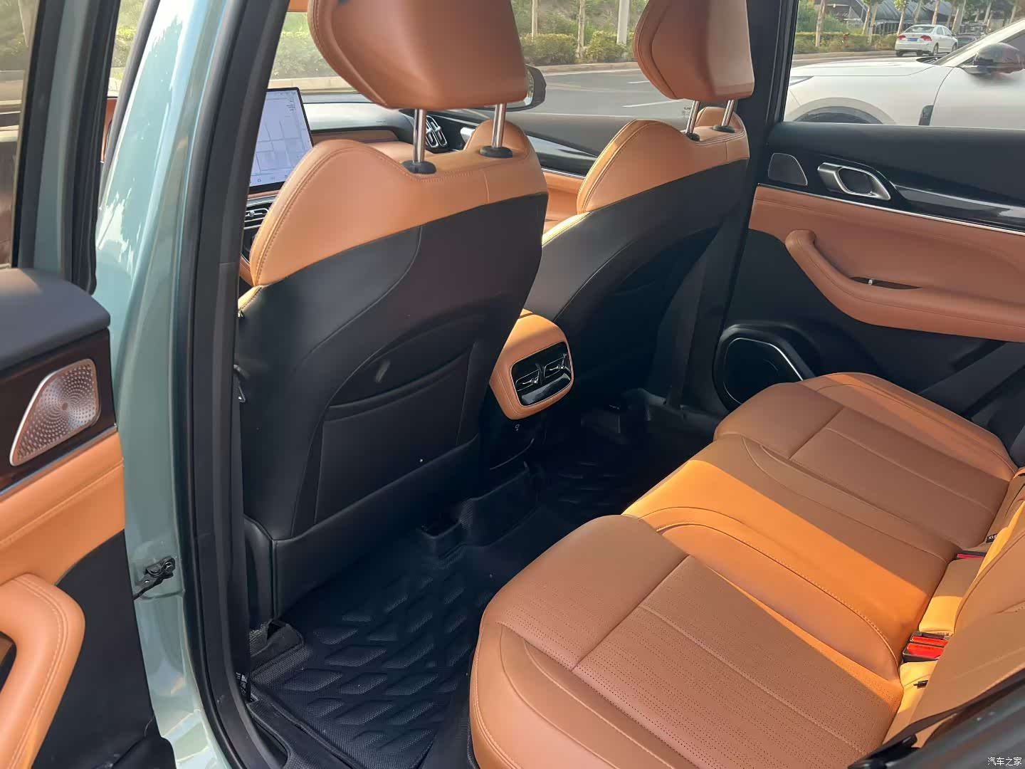 Geely Boyue, 2025 все фото